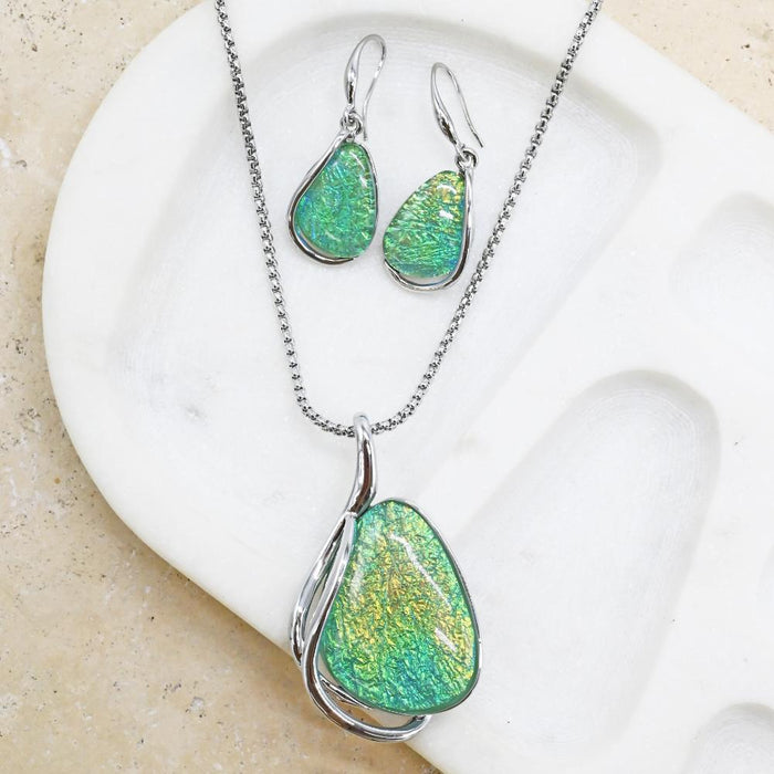 Hallen Teardrop Necklace