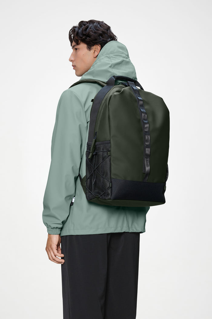 RAINS Trail Clip Front Backpack Green 27L H52 x D16.50 x W35 cm Backpack